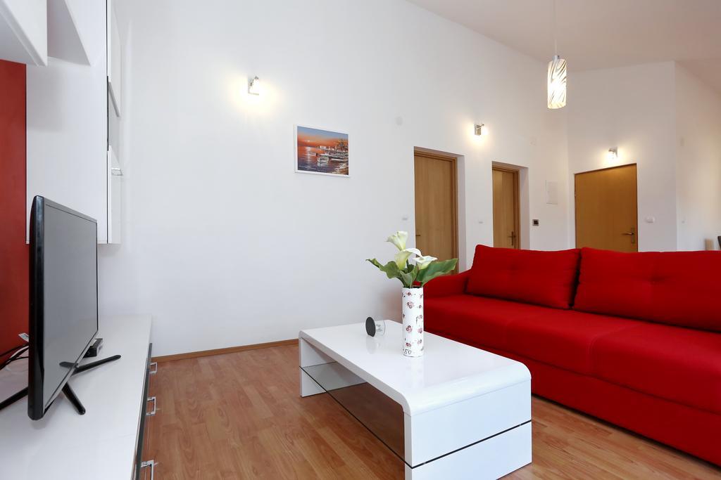 Apartments Maslina Bozava Exterior photo